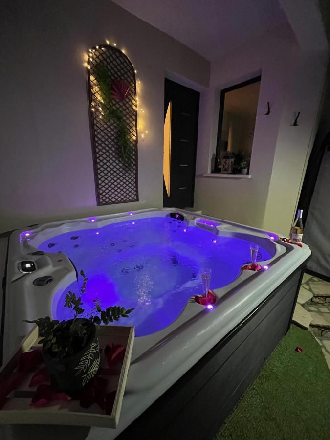 Chambre Au Calme Avec Spa Privatif Gratuit Sud Aveyron Les Palmiers Des Causses Saint-Rome-de-Tarn Exteriör bild