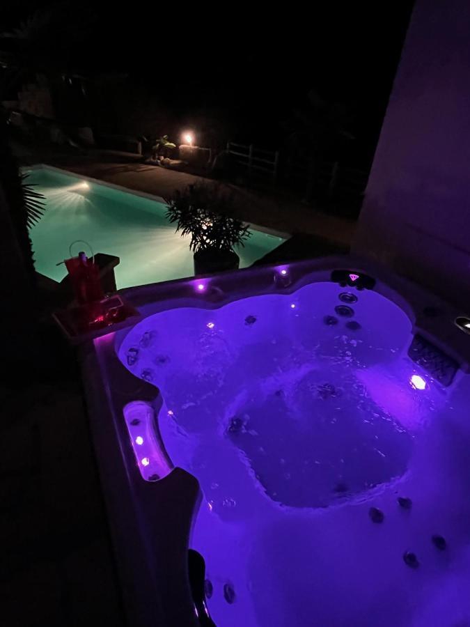 Chambre Au Calme Avec Spa Privatif Gratuit Sud Aveyron Les Palmiers Des Causses Saint-Rome-de-Tarn Exteriör bild